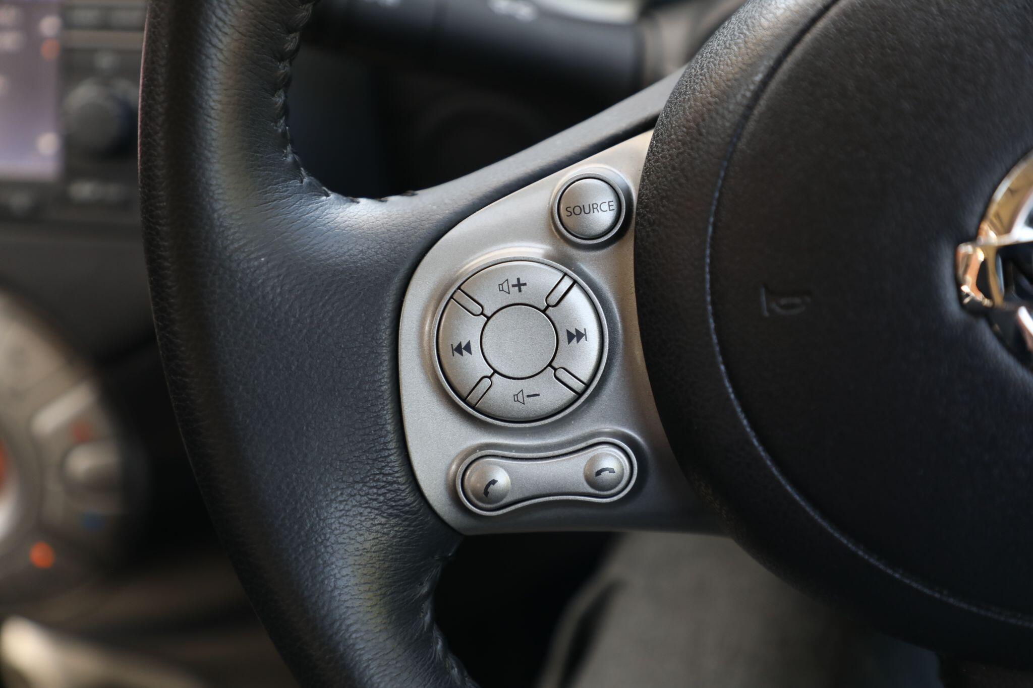 Large vehicle image